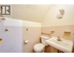 801 VICTORIA AVENUE - 48