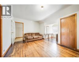 801 VICTORIA AVENUE - 49