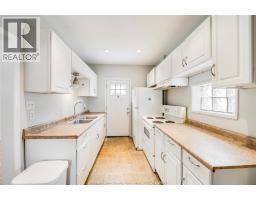 392 CURRY AVENUE - 13