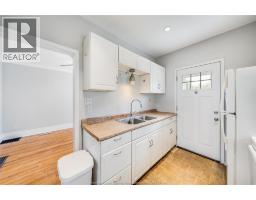 392 CURRY AVENUE - 15