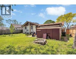 986 EASTLAWN - 15
