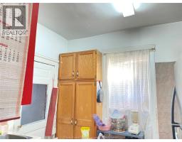 876 DOUGALL AVENUE - 6