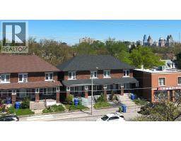 1424 Wyandotte STREET West - 2