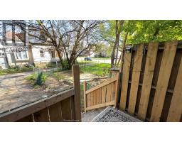 1424 Wyandotte STREET West - 28