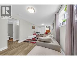 1039 SILVERDALE - 33