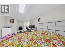 1039 SILVERDALE - 35