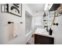 1030 ISABELLE PLACE - 10