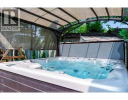 2 Kingsway COURT - 36