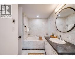 3073 CENTENNIAL CRESCENT - 35