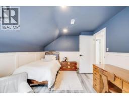 3073 CENTENNIAL CRESCENT - 36