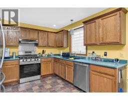 201 MAPLEWOOD DRIVE - 18