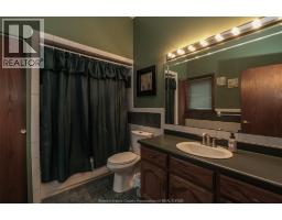 1747 CHORNOBY CRESCENT - 25