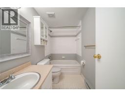 3950 WYANDOTTE STREET UnitNo. 105 - 15