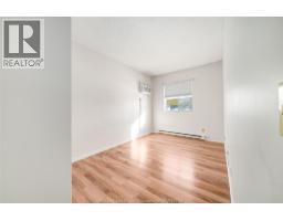 3950 WYANDOTTE STREET UnitNo. 105 - 27