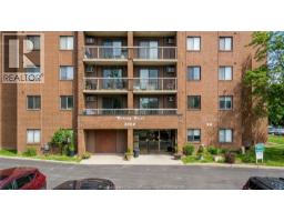 3950 WYANDOTTE STREET UnitNo. 105 - 3