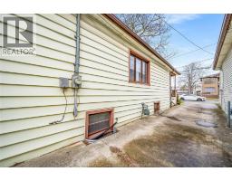 879 FELIX AVENUE - 34