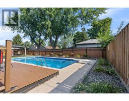 2935 GRANBY CRESCENT - 33