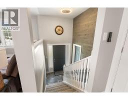 180 Sunset DRIVE - 11