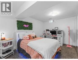 500 BROWN CRESCENT - 32