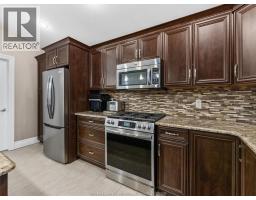 500 BROWN CRESCENT - 9