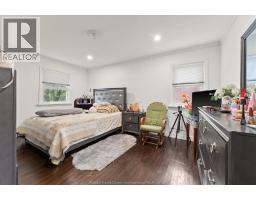 5188 WYANDOTTE - 12