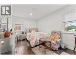 5188 WYANDOTTE - 14