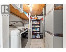 5188 WYANDOTTE - 16