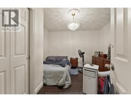5188 WYANDOTTE - 21