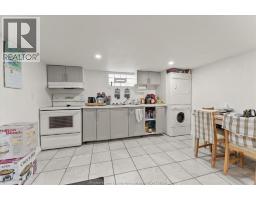 5188 WYANDOTTE - 25