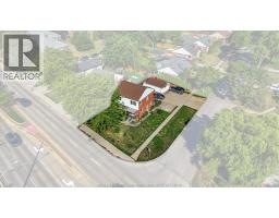 5188 WYANDOTTE - 35