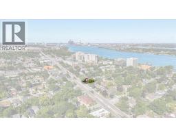 5188 WYANDOTTE - 36