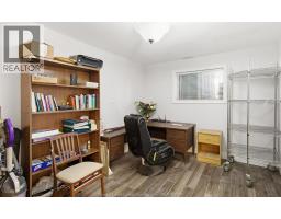 2820 Wildberry CRESCENT - 16