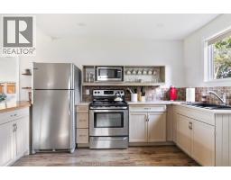 864 Lawrence AVENUE - 11