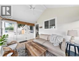 864 Lawrence AVENUE - 17