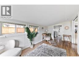 864 Lawrence AVENUE - 20
