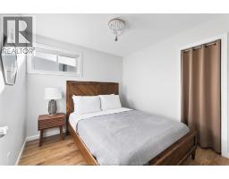 864 Lawrence AVENUE - 25