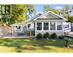 864 Lawrence AVENUE - 3