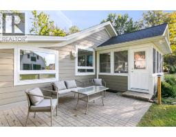 864 Lawrence AVENUE - 33