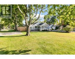 864 Lawrence AVENUE - 4