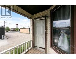 581-583 CRAWFORD AVENUE - 12
