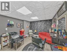 1841 Talbot ROAD West - 32