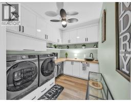36 MANUEL COURT - 17