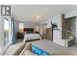 696 Old Tecumseh ROAD - 13