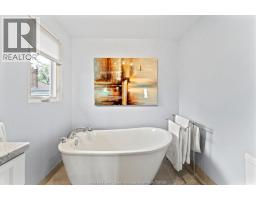 696 Old Tecumseh ROAD - 17