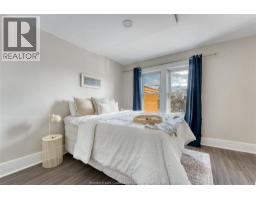 1422 WYANDOTTE STREET West - 23
