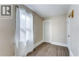 1422 WYANDOTTE STREET West - 27
