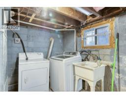 1422 WYANDOTTE STREET West - 31