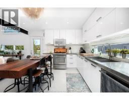 136 Lowes Sideroad - 12