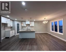 8 BETTY COURT - 24