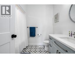 6 HEATHVIEW TRAIL - 26
